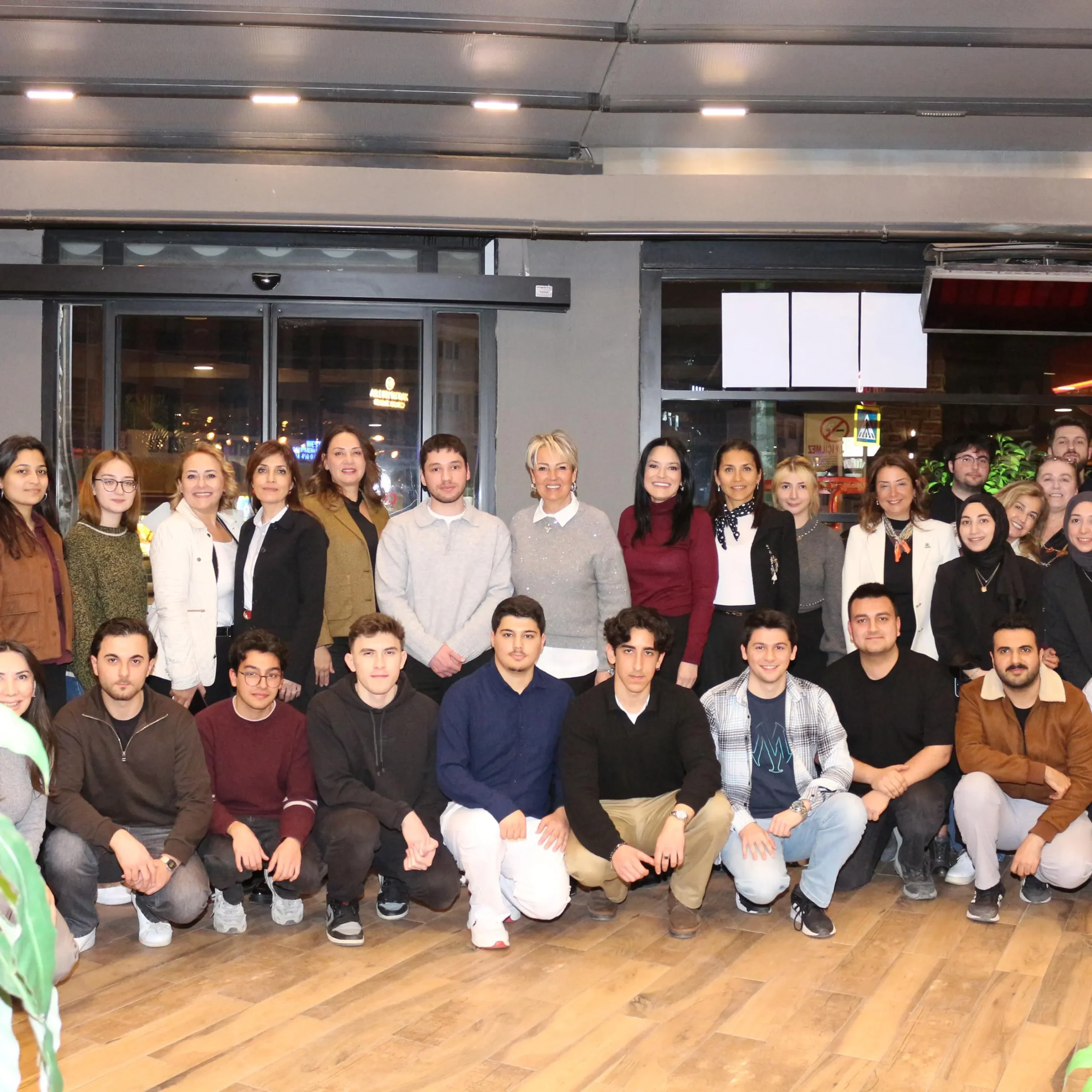 BURSİYERLERİMİZLE İFTAR YEMEĞİNDE BİR ARAYA GELDİK.